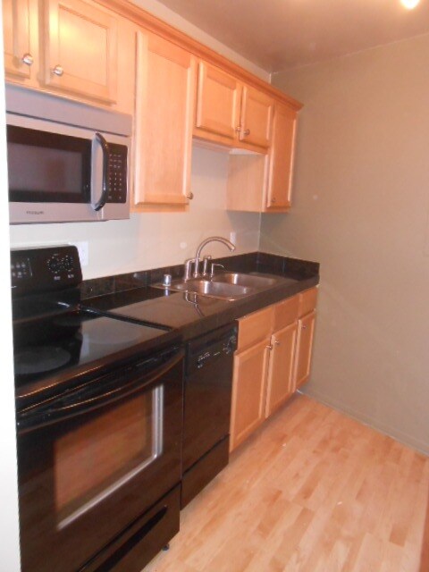 Building Photo - 3637 N 20th Pl