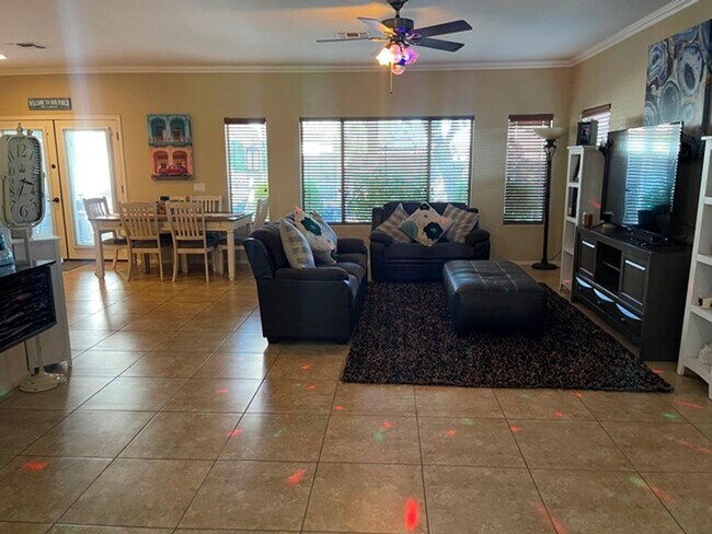 Foto del edificio - 3601 N 129th Ave