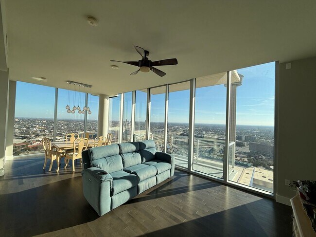 Foto del edificio - 610 E Market St