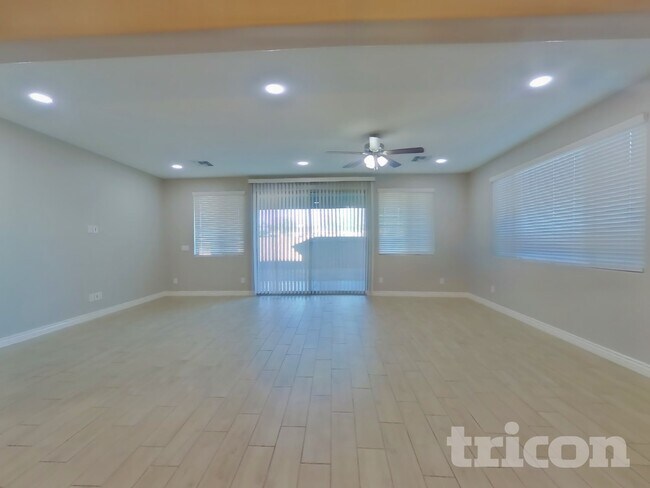 Foto del edificio - 24896 N 144th Ln