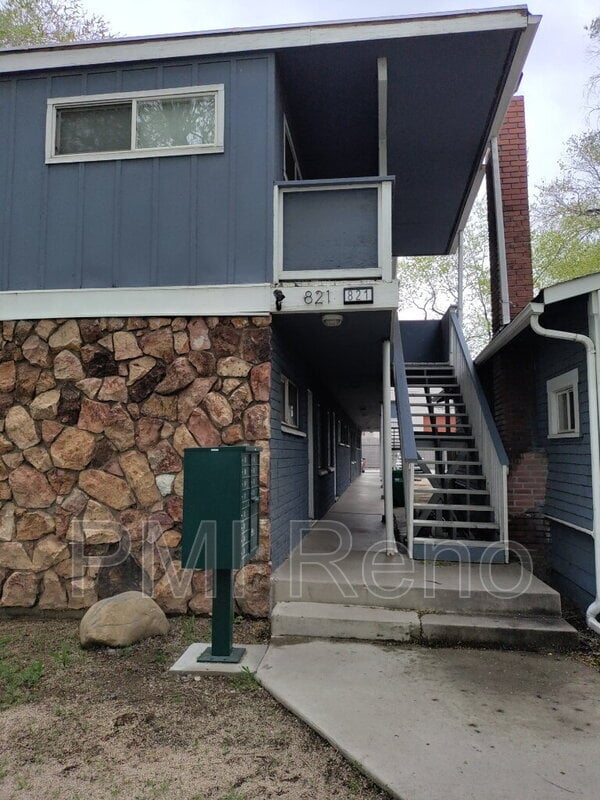 Building Photo - 821 Spokane St