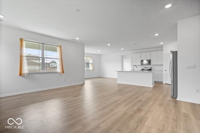 Building Photo - 2285 Pne Vly Dr