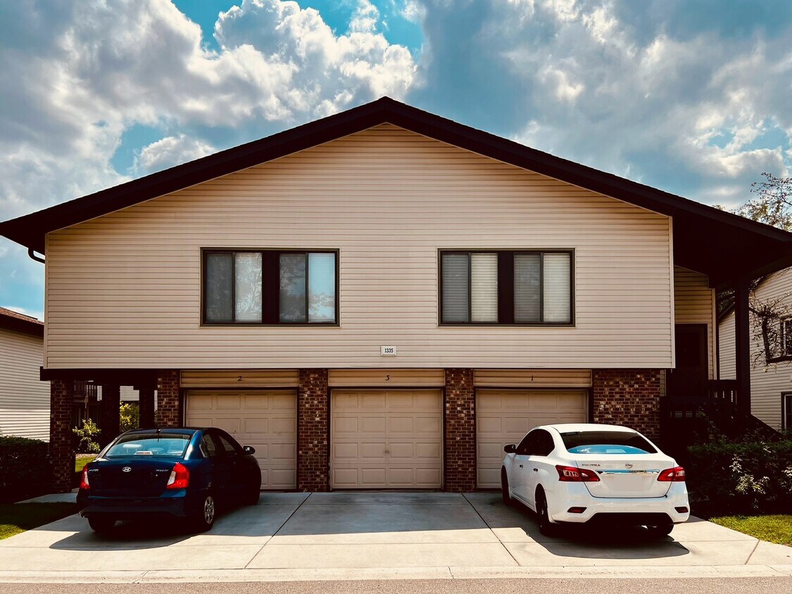 Primary Photo - 1335 Kingsbury Dr