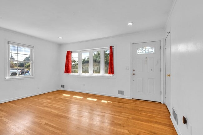 Building Photo - 253 Fairmount Ave