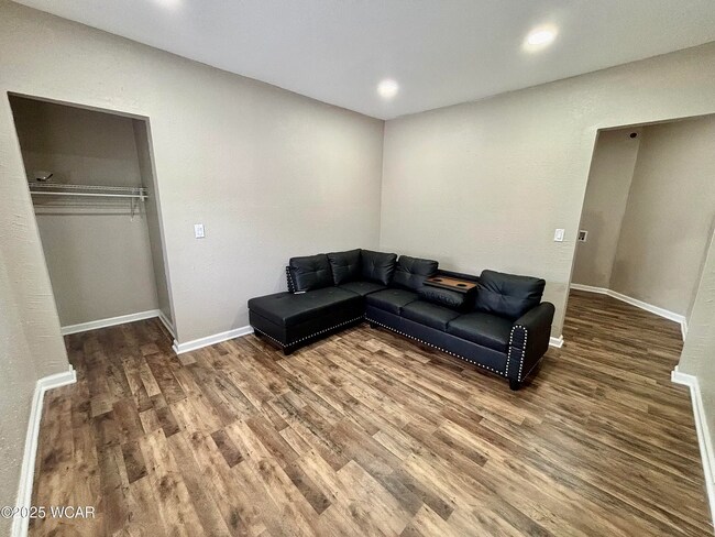 Living Room - 523 W Wayne St