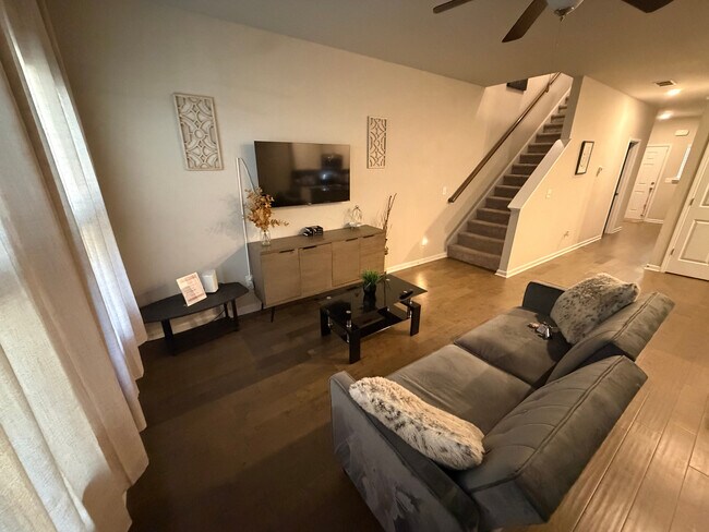 Building Photo - Room in Townhome on Lakeview Crk