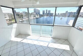 Building Photo - 462 Golden Isles Dr