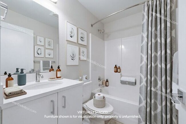 Foto del edificio - Sleek 3-Level Townhome in Hosford-Abernethy – Pet Friendly with W/S/G Included! Available Now!