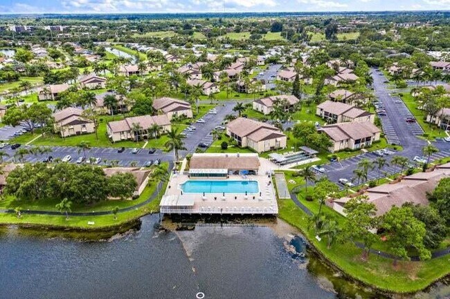 Foto del edificio - 441 Pine Glen Ln