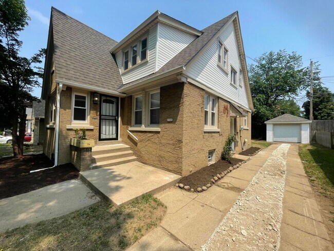 Foto del edificio - 2948 N 56th St