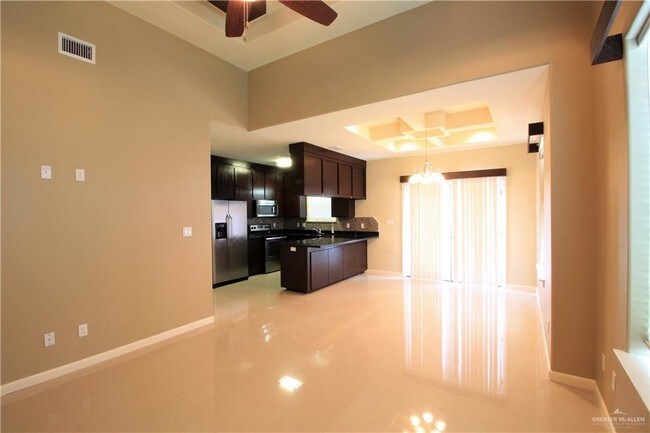 Building Photo - 1428 Leann Rimes Rd