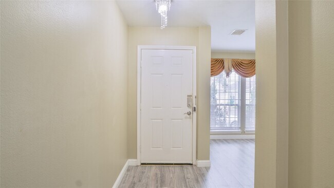 Foto del edificio - 12819 Wisteria Park Dr