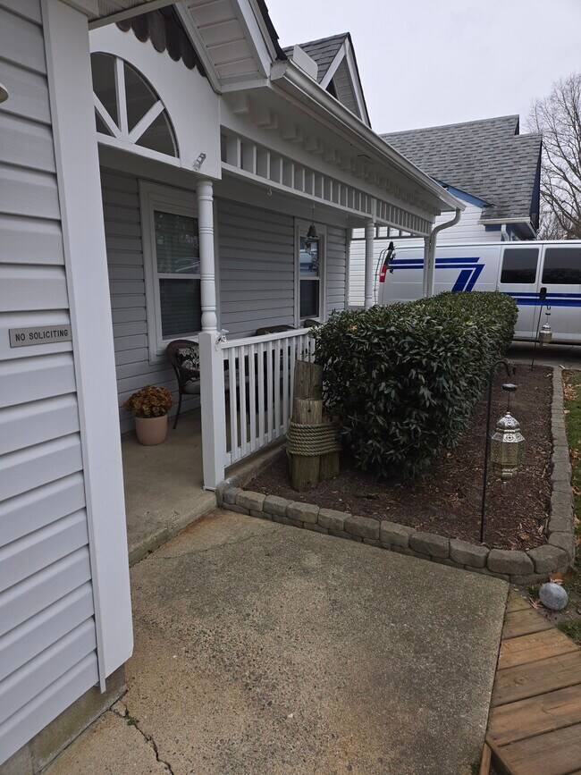 Building Photo - 601 Bridgewater Arch