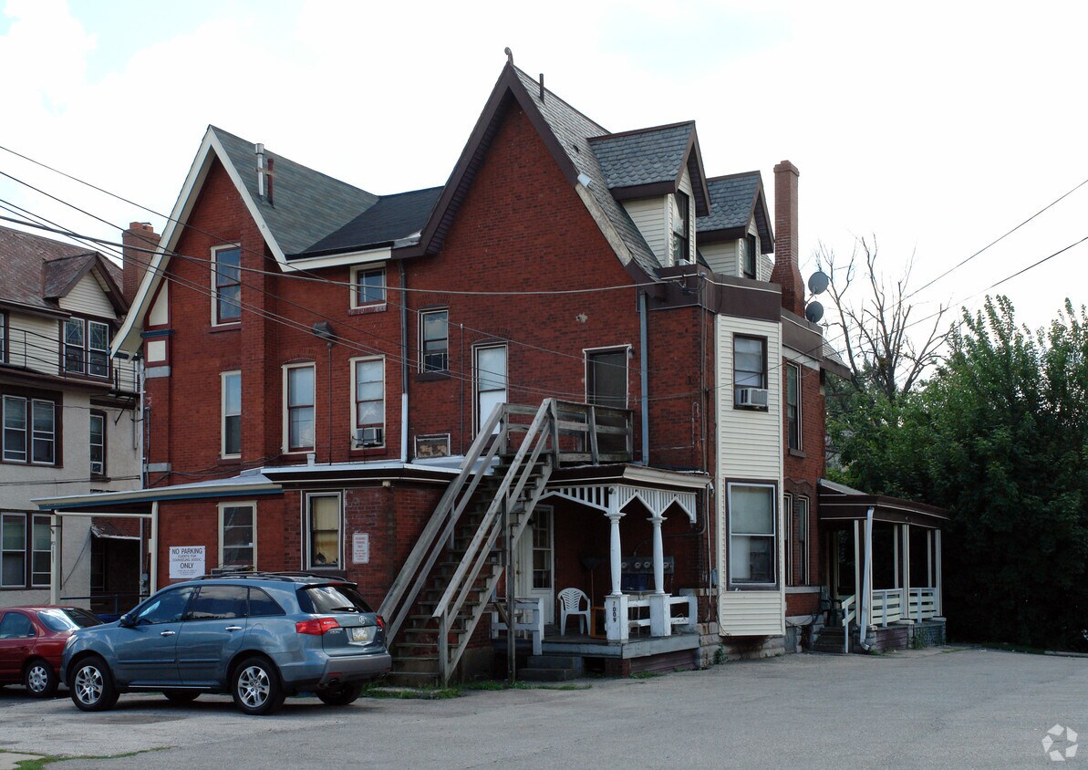 Building Photo - 1009 W Main St