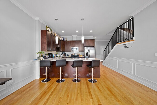 Foto del edificio - 3336 W Irving Park Rd