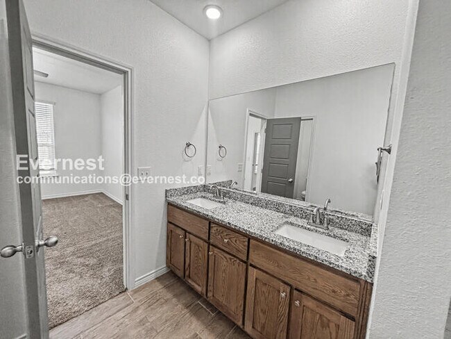 Foto del edificio - Limited Time Special Offer / 3 Bed, 2 Bath Home with Garage / Pet-Friendly / Vouchers Accepted / ...