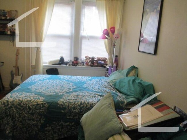 Foto del edificio - 1 Bed Split available NOW