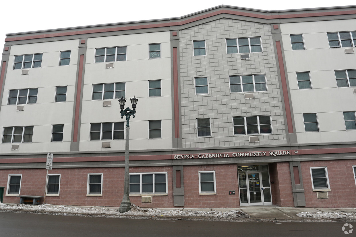 Foto del edificio - Seneca Cazenovia Community Square