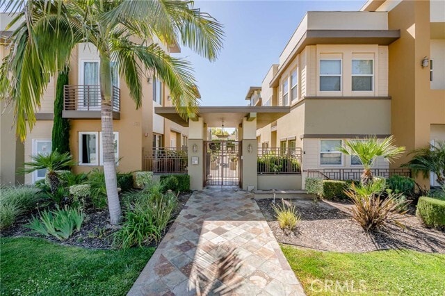 Building Photo - 441 N Los Robles Ave