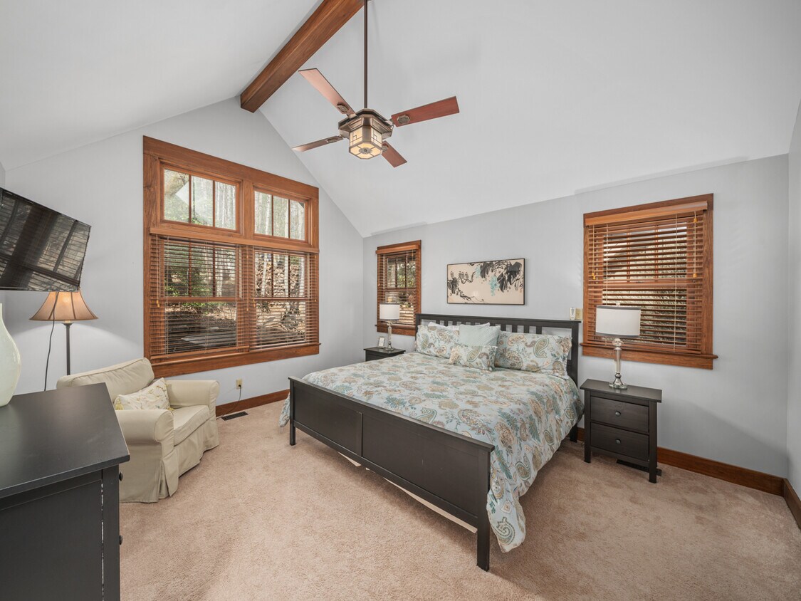 Foto principal - 50 Cheshire Dr