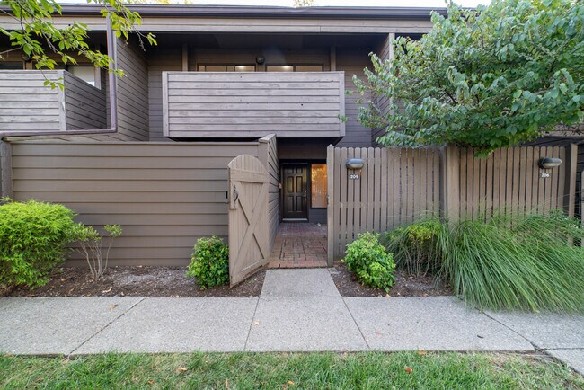Building Photo - 750 Shaker Dr