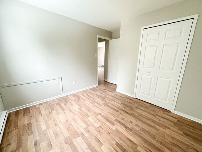 Building Photo - 35 Dobbin St