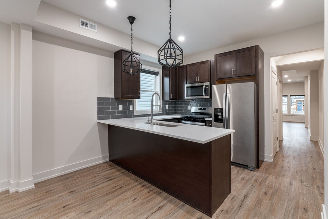 Foto principal - 468-470-470 E 2nd Ave