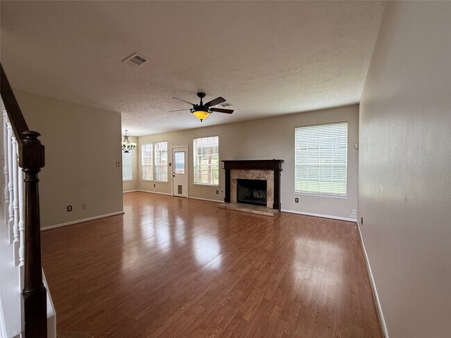Foto del edificio - 4614 Russett Pl S