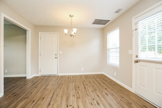Building Photo - 1104 Skipton Dr
