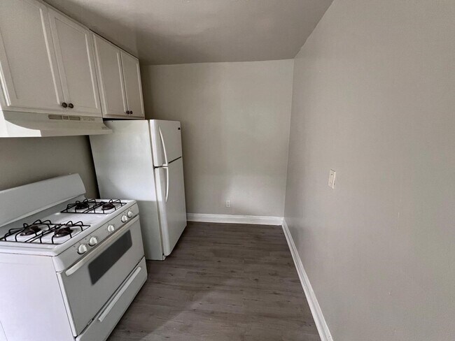 Foto del edificio - 849 1/2 West 84th Street
