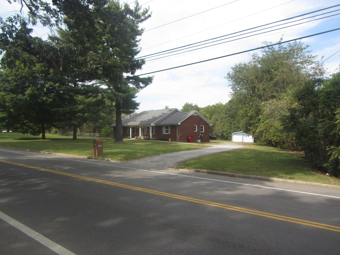 421 Lafayette Rd, Clarksville, TN 37042 House Rental in Clarksville