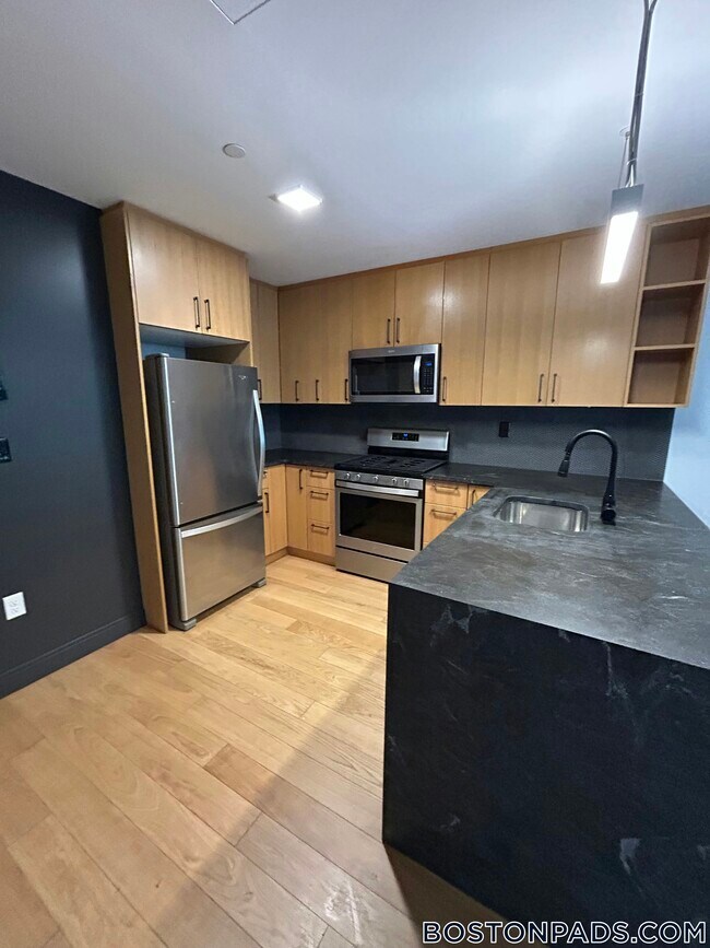 Foto del edificio - 83 Gardner St