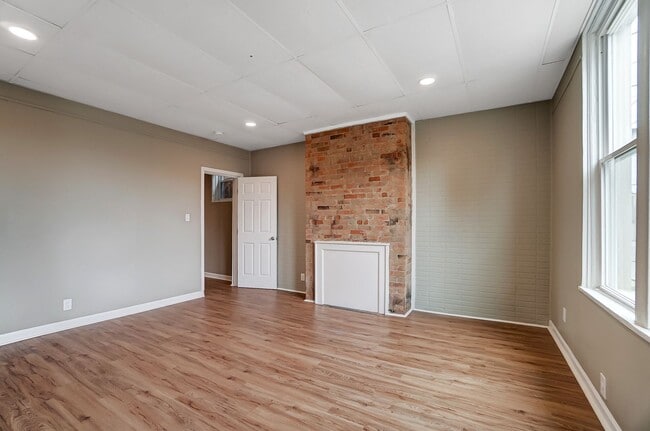 Photo - 904 Walnut St Apartment