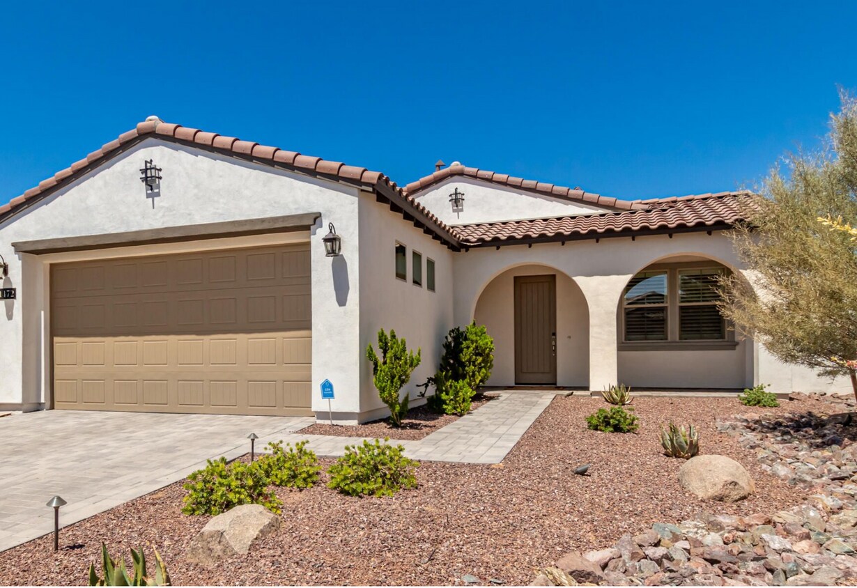 Primary Photo - Luxury Home in Sterling Grove with all the...
