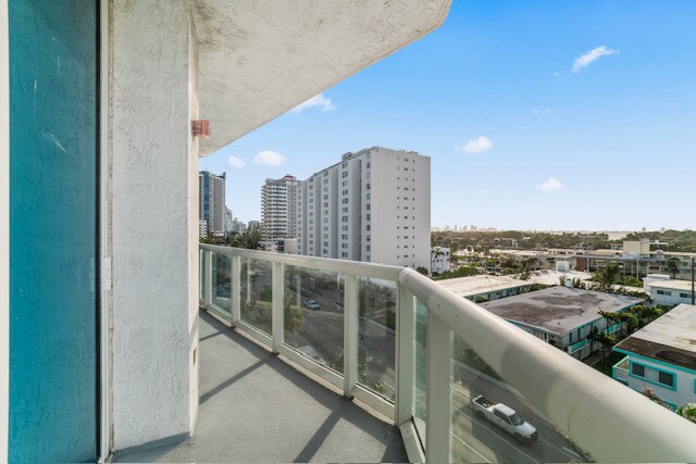Foto del edificio - 6515 Collins Ave