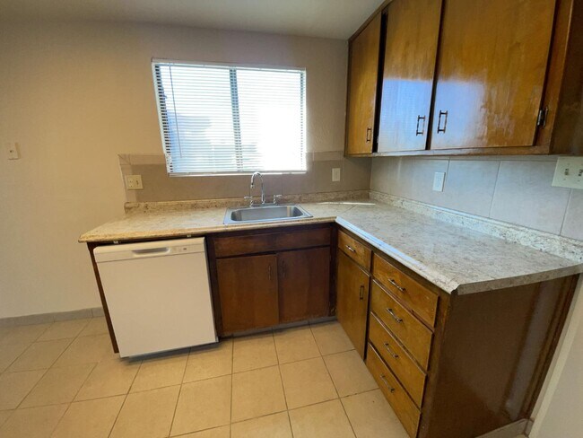 Foto del edificio - 290 Northwoods Ave