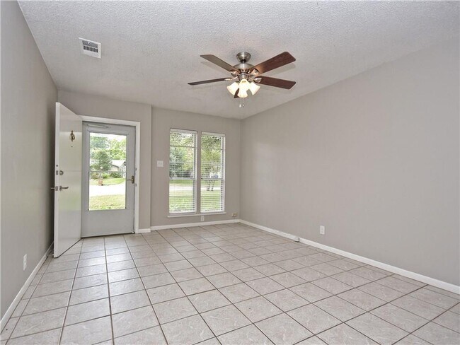 Foto del edificio - 8406 Whittman Cove