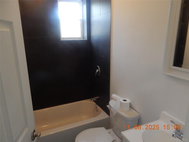 Foto del edificio - 69 Yonkers Ave