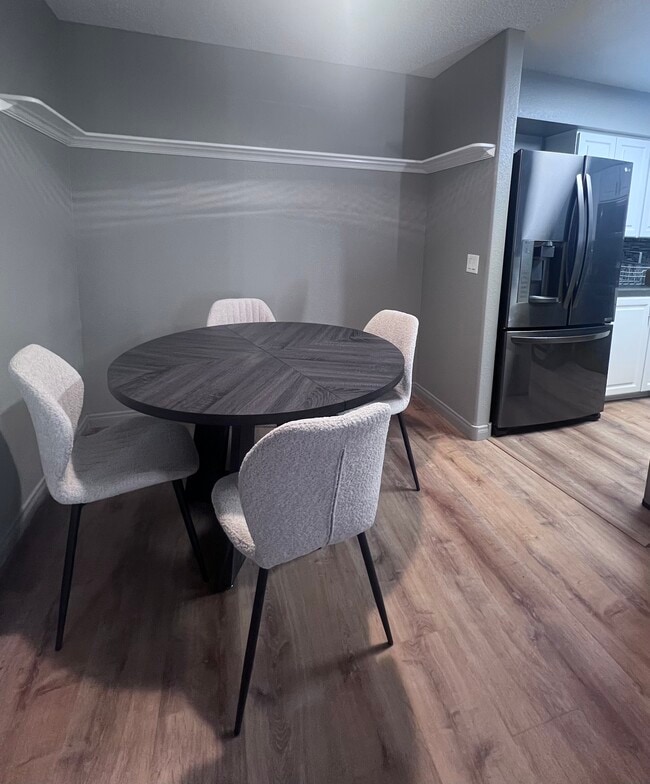 Foto del edificio - 7904 Greycrest Ct