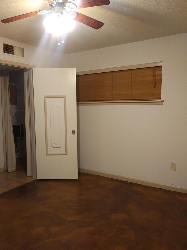 Foto del edificio - 4800 N Stanton St