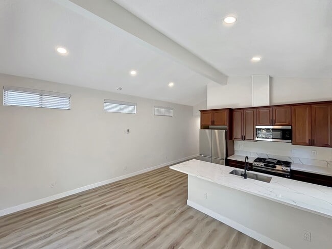 Building Photo - Charming 2BD/2BA Home in North Park W/ W/D...