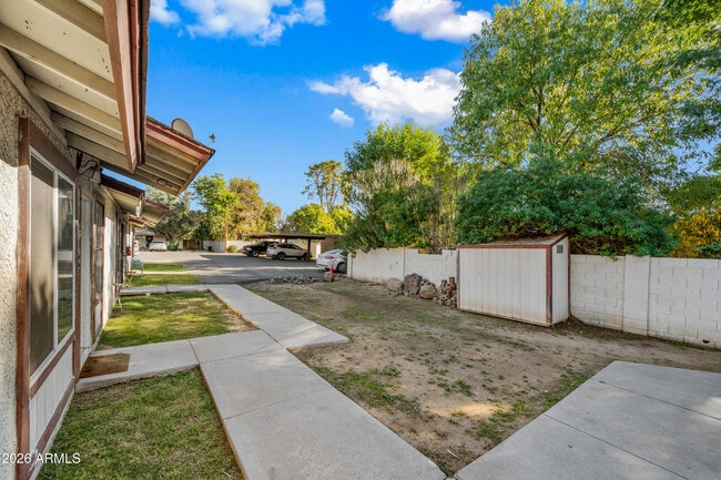 Building Photo - 520 W Clark St