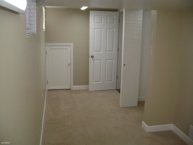 Building Photo - 514 N 12th St