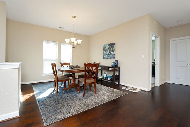 Building Photo - Low Maintenance Condo Living