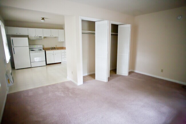 Foto del edificio - Live near UNC in a spacious upstairs studi...