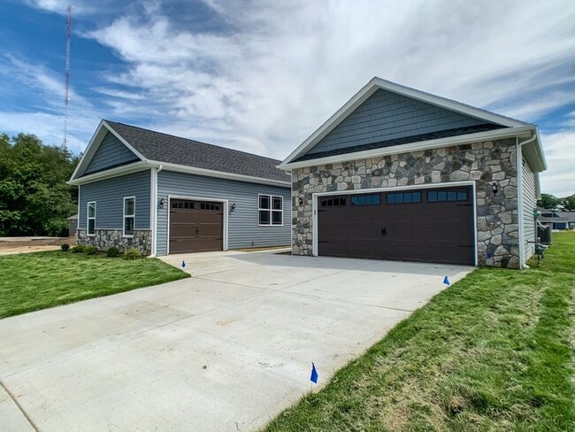 Building Photo - 5447 Crocus Dr