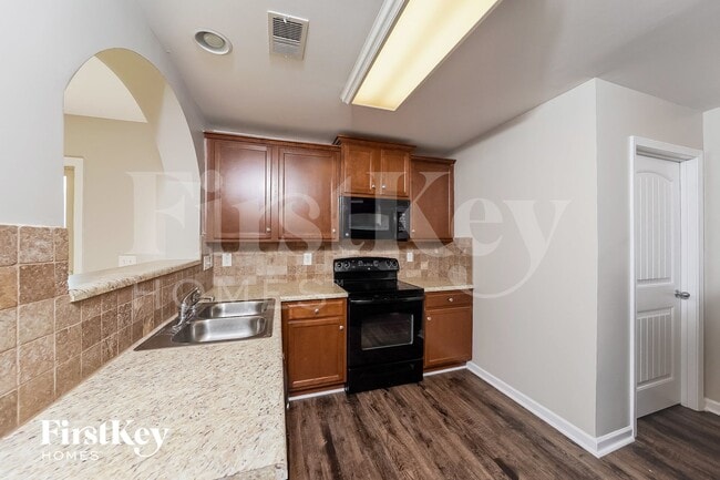 Foto del edificio - 145 Briar Ridge Ln