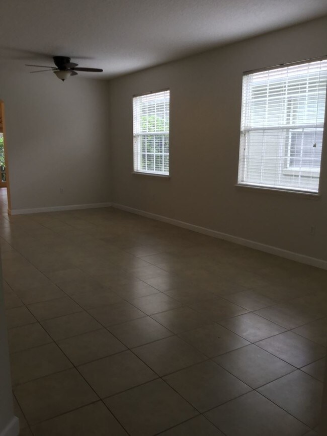 Foto del edificio - 3418 Carriage Lake Dr