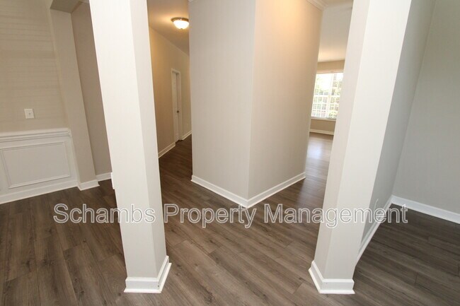 Building Photo - 5233 Stone Station Dr