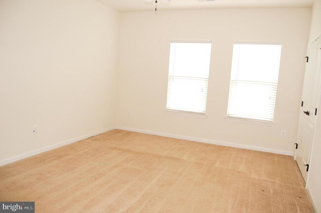 Building Photo - 434 Willow Bend Dr